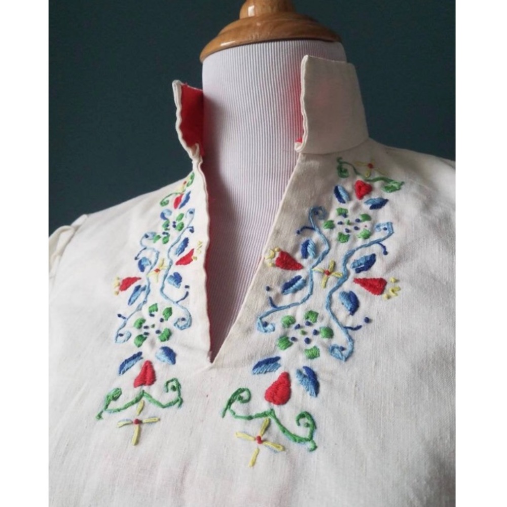 Vintage 70’s Hungarian Embroidered Blouse